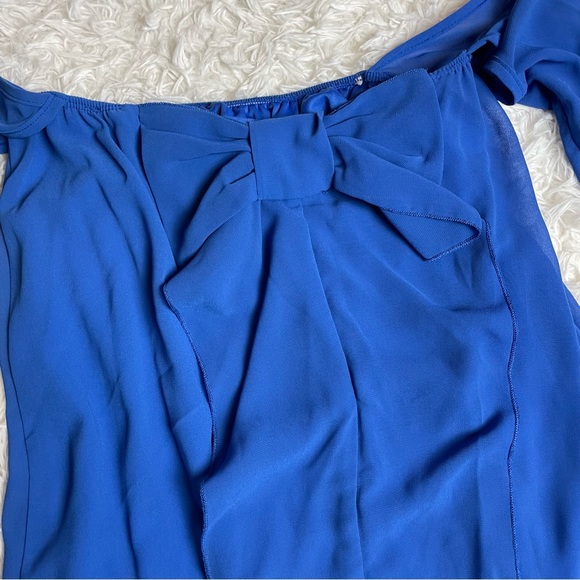 Off-the-Shoulder Blue Bow Dress - Picture 4 of 7